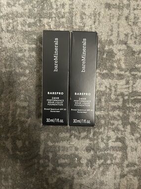 bareMinerals BAREPRO 24hr Performance wear Liquid Foundation in Sandstone 16
